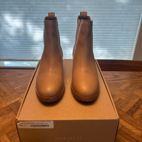 Nisolo Ana Go-To Heeled Chelsea Boot, Almond, 7.5, New, Never worn - Picture 6 of 9
